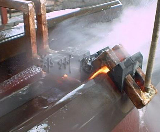 采用超音頻感應(yīng)加熱電源對(duì)導(dǎo)軌進(jìn)行淬火熱處理