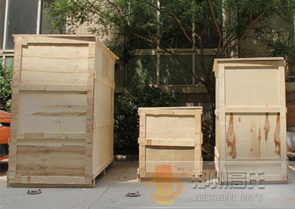 80kw高頻淬火爐和8P冷水機(jī)發(fā)貨現(xiàn)場