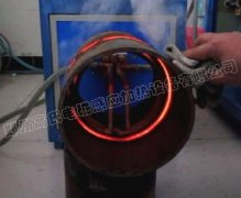 高頻淬火爐對(duì)管子內(nèi)壁進(jìn)行加熱熱處理