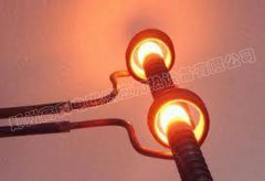 中頻淬火設(shè)備專(zhuān)門(mén)用來(lái)對(duì)釬桿進(jìn)行加熱