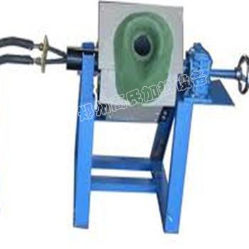 中頻感應(yīng)加熱設(shè)備可以熔煉200公斤的金屬